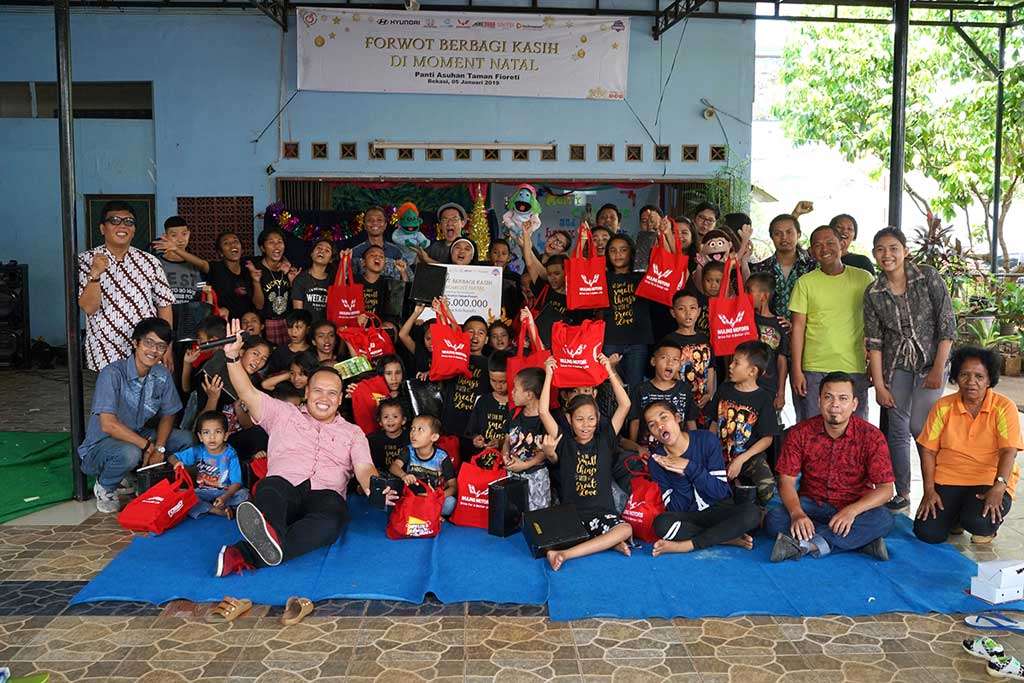 FORWOT Berbagi Berikan Donasi untuk 2 Panti Asuhan di Bekasi FORWOT Berbagi Berikan Donasi untuk 2 Panti Asuhan di Bekasi
