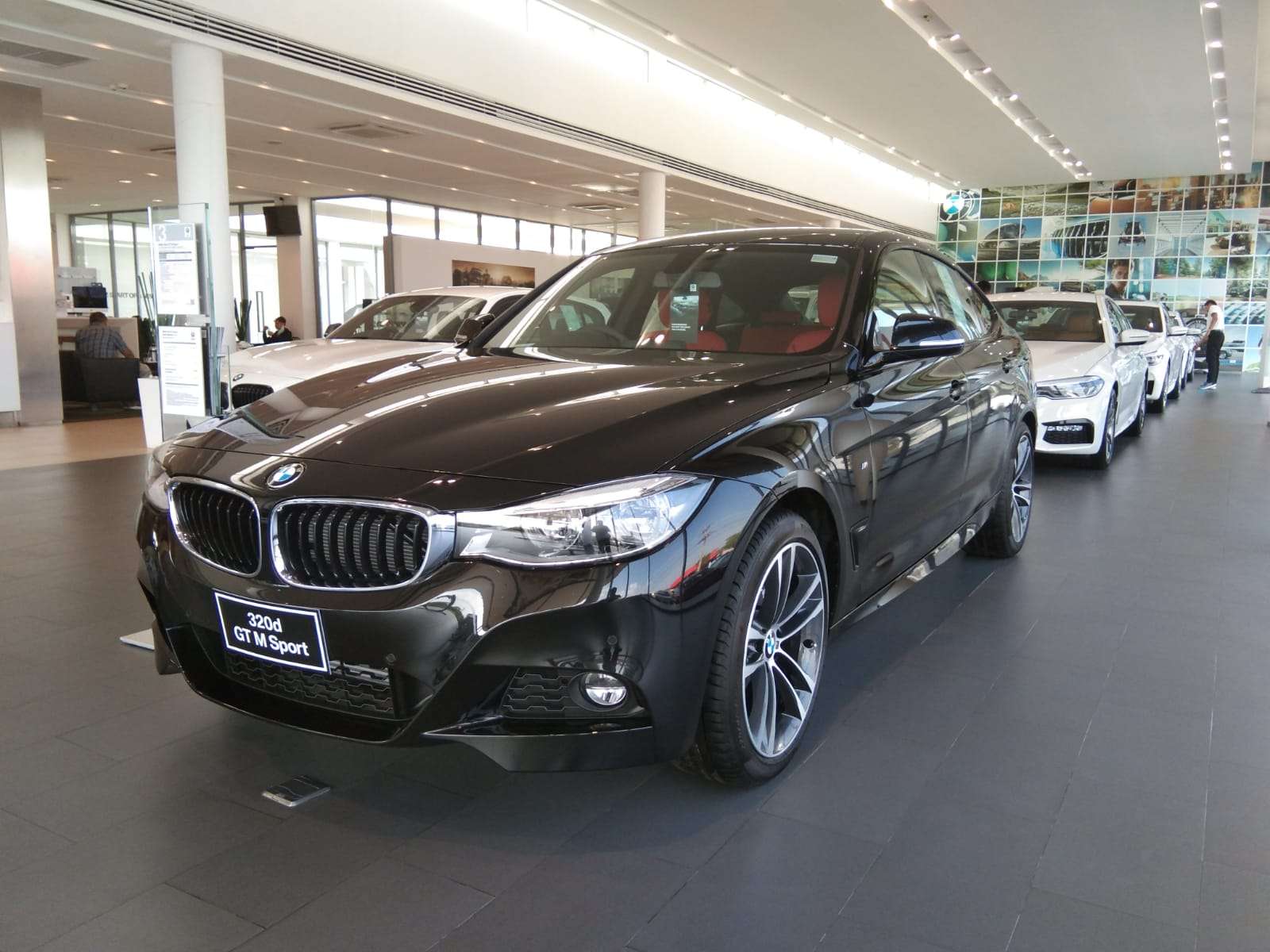 Mengunjungi Dealer BMW di Thailand, Ini Temuan Menarik Carvaganza Mengunjungi Dealer BMW di Thailand, Ini Temuan Menarik Carvaganza