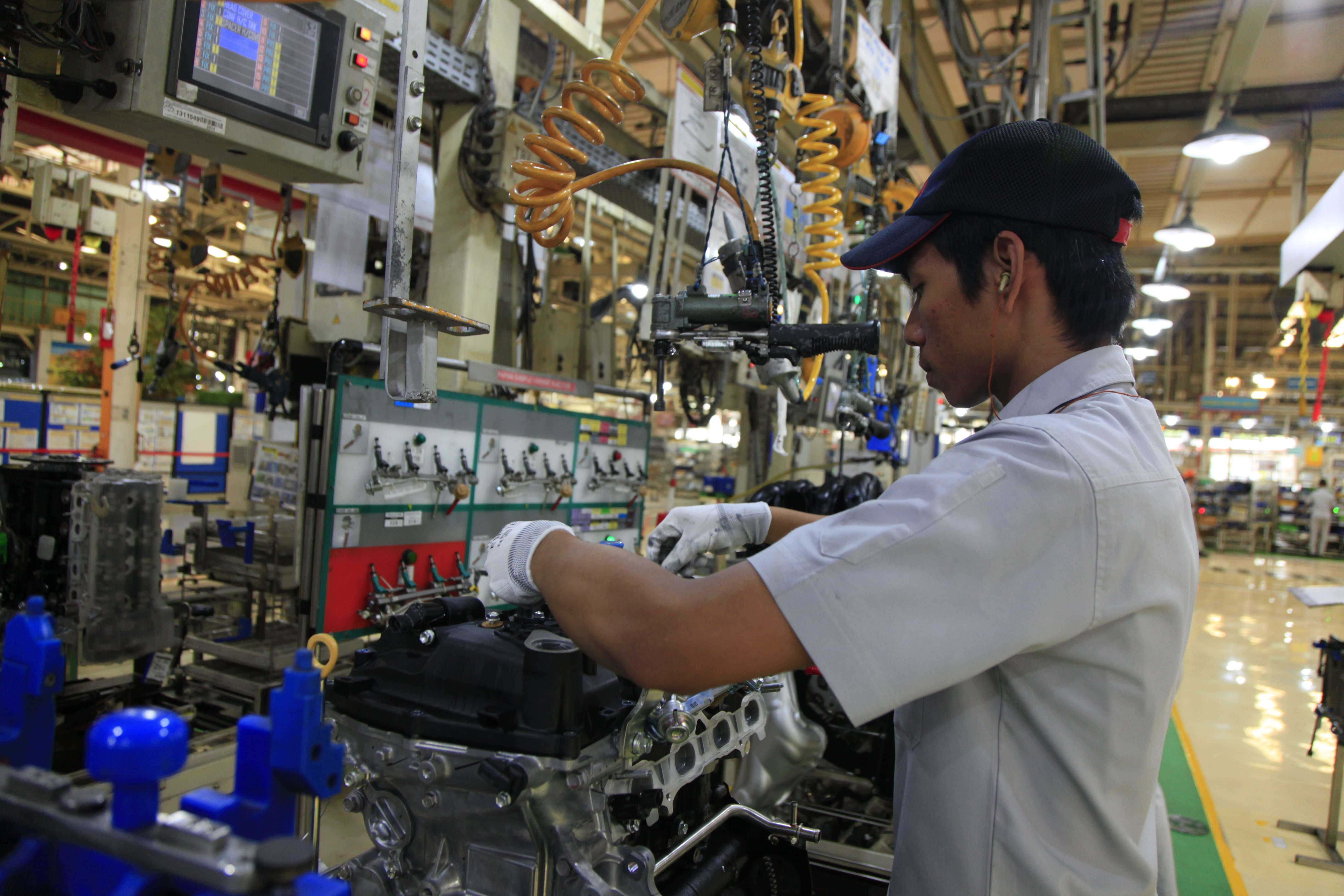Virus Corona Mewabah, Produsen Mobil di Indonesia Tetap Beroperasi Virus Corona Mewabah, Produsen Mobil di Indonesia Tetap Beroperasi
