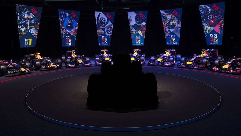 Red Bull dan Mercedes Luncurkan Mobil F1 2019 Bersamaan Red Bull dan Mercedes Luncurkan Mobil F1 2019 Bersamaan