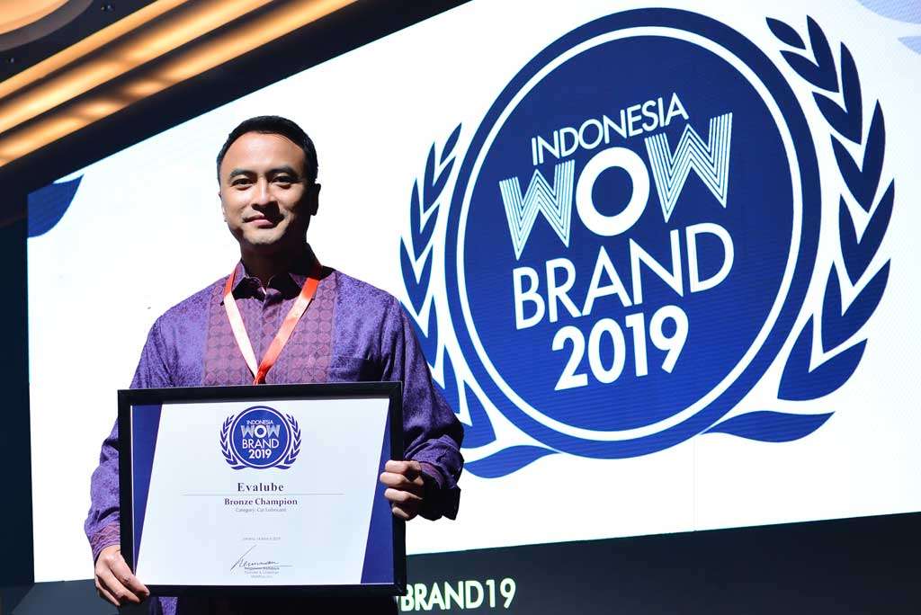 Evalube Raih Penghargaan WOW Brand 2019 untuk Pelumas Roda Empat Evalube Raih Penghargaan WOW Brand 2019 untuk Pelumas Roda Empat
