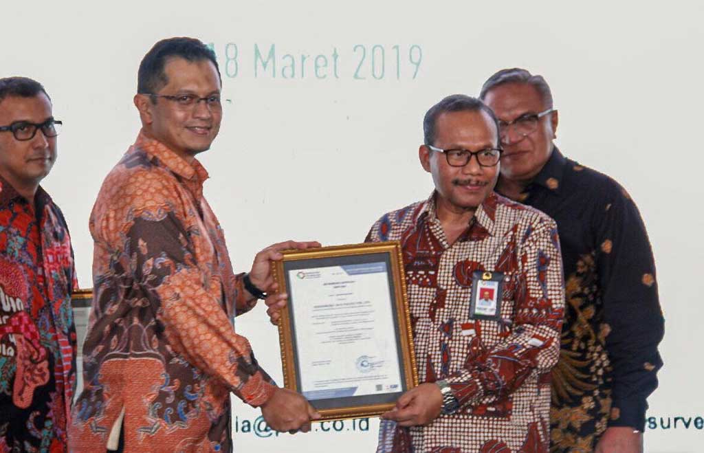 Taat Aturan, ExxonMobil Lubricants Indonesia Peroleh Sertifikat SNI Taat Aturan, ExxonMobil Lubricants Indonesia Peroleh Sertifikat SNI