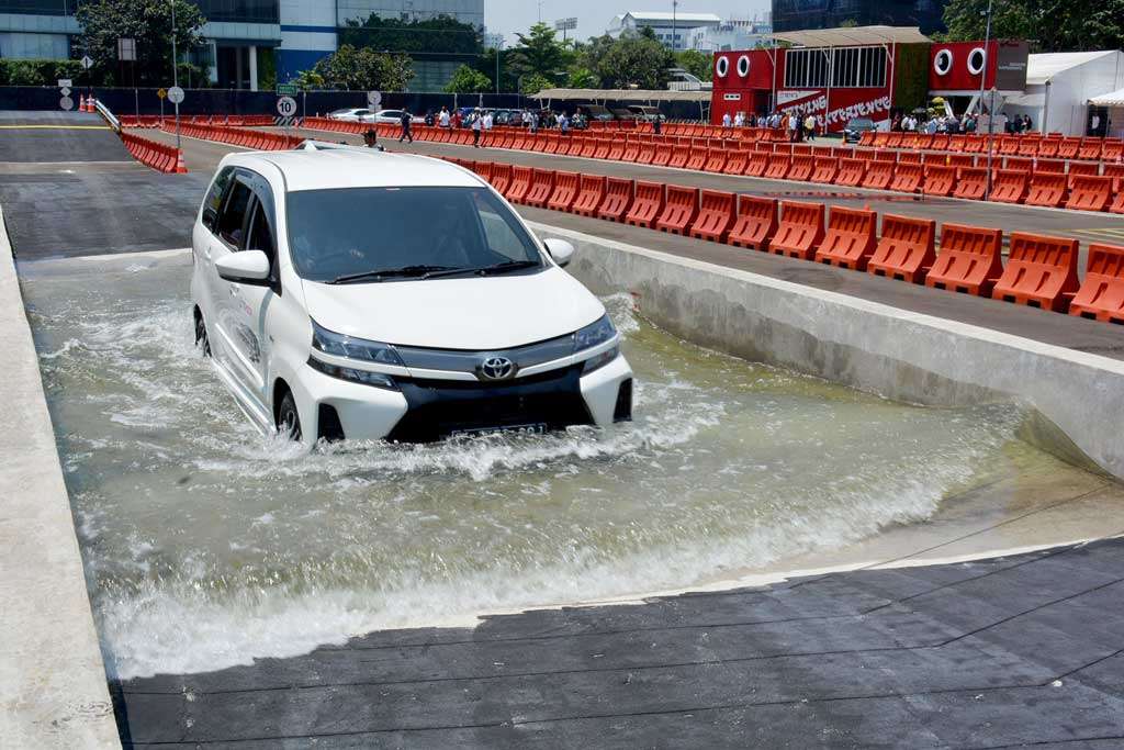 8 Kondisi Jalan yang Bisa Dijajal di Fasilitas Test Drive Toyota 8 Kondisi Jalan yang Bisa Dijajal di Fasilitas Test Drive Toyota
