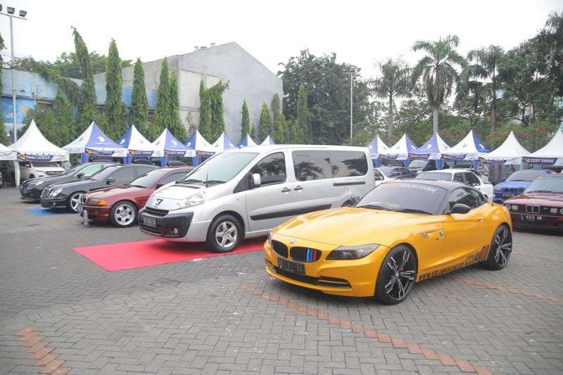 Mobil Eropa dan Konvoi Komunitas Isuzu di GIIAS Surabaya 2019 Mobil Eropa dan Konvoi Komunitas Isuzu di GIIAS Surabaya 2019