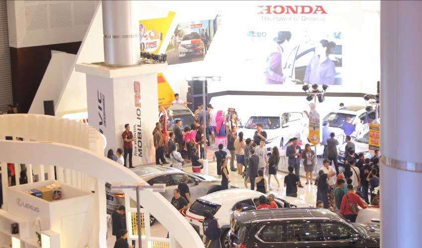 Promo Pengunjung Wanita dan Voucher BBM Ramaikan GIIAS Surabaya 2019 Promo Pengunjung Wanita dan Voucher BBM Ramaikan GIIAS Surabaya 2019