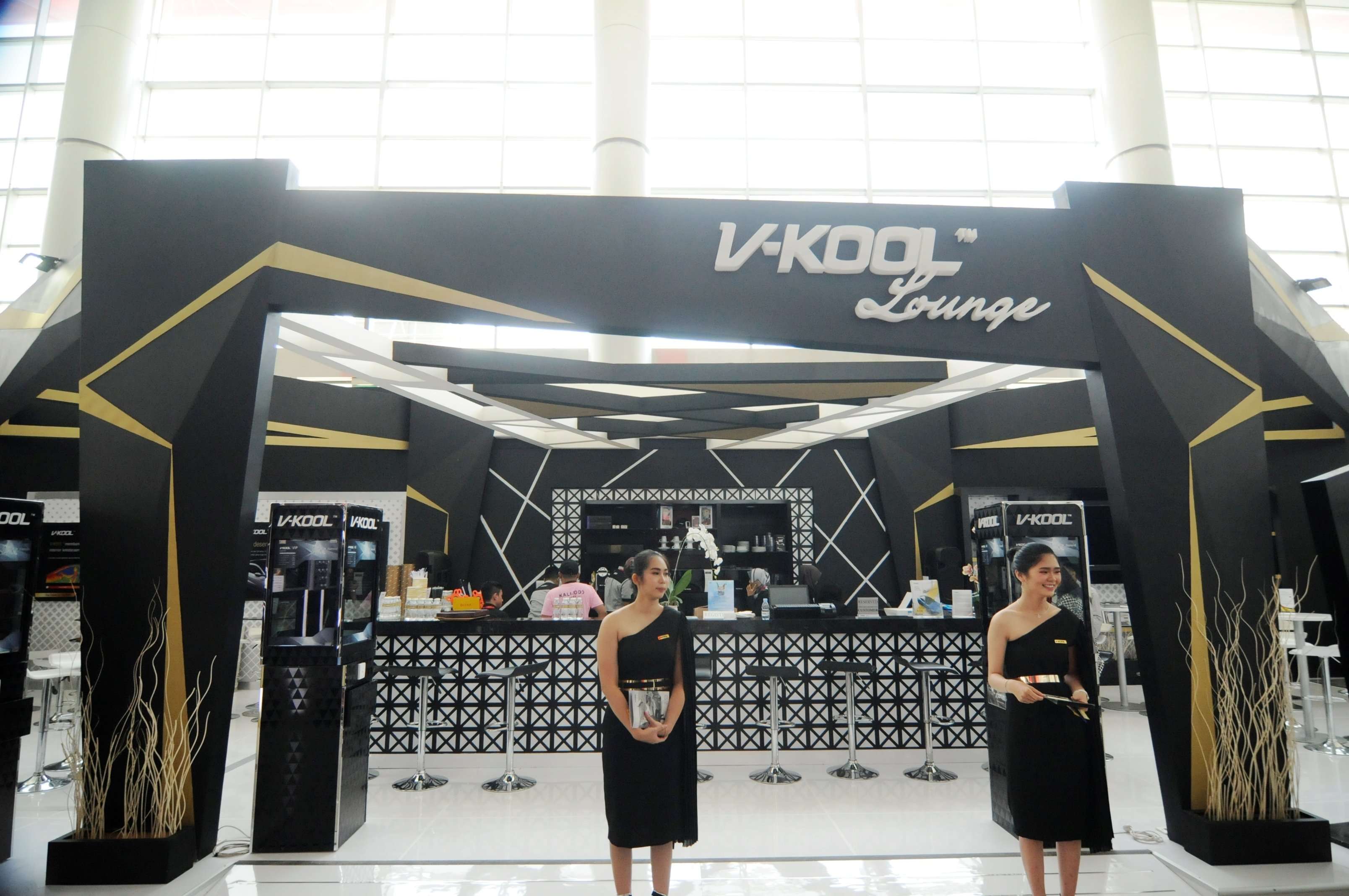 IIMS 2019: V-Kool Berikan Cashback Hingga Rp 2,5 Juta IIMS 2019: V-Kool Berikan Cashback Hingga Rp 2,5 Juta