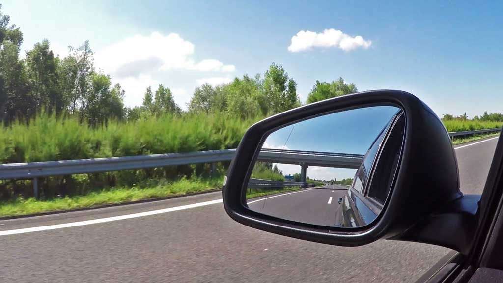 Penting, Ini Fungsi dan Cara Mengatur Posisi Kaca Spion Penting, Ini Fungsi dan Cara Mengatur Posisi Kaca Spion