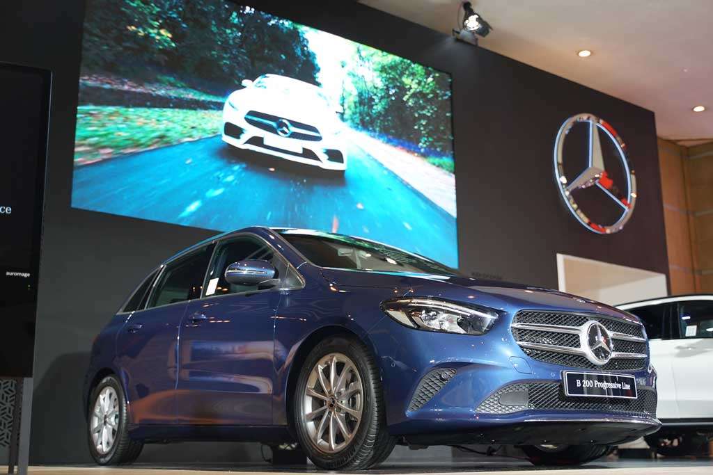 B-Class dan GLC Pimpin Booth Mercedes-Benz di Telkomsel IIMS 2019 B-Class dan GLC Pimpin Booth Mercedes-Benz di Telkomsel IIMS 2019