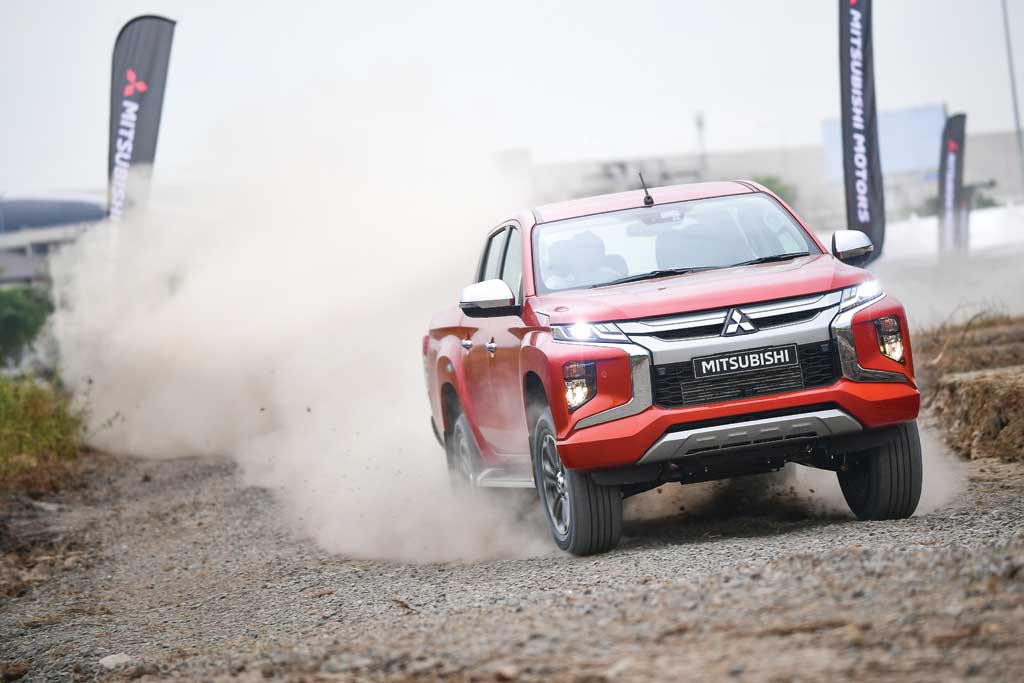 TEST DRIVE: New Mitsubishi Triton, Stoutly Trotter TEST DRIVE: New Mitsubishi Triton, Stoutly Trotter