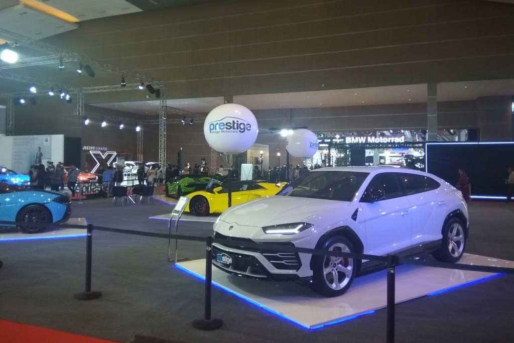 Mobil-Mobil Seharga Rp 57 Miliar Dipajang di Telkomsel IIMS 2019 Mobil-Mobil Seharga Rp 57 Miliar Dipajang di Telkomsel IIMS 2019