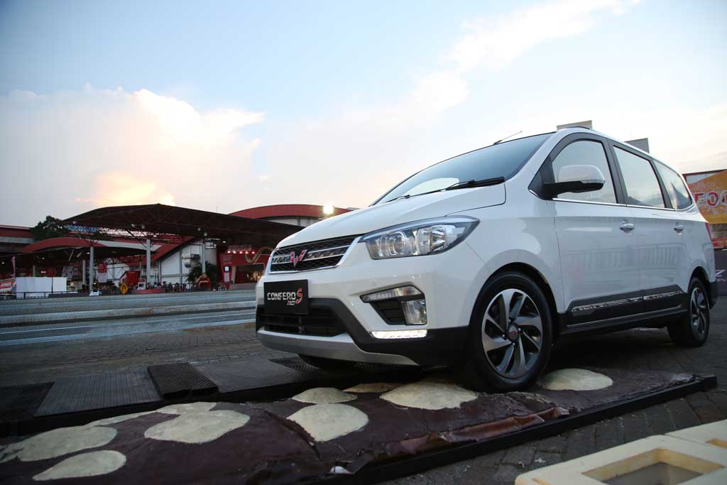 Kenali Kemampuan Wuling Lewat Program Test Drive Kenali Kemampuan Wuling Lewat Program Test Drive