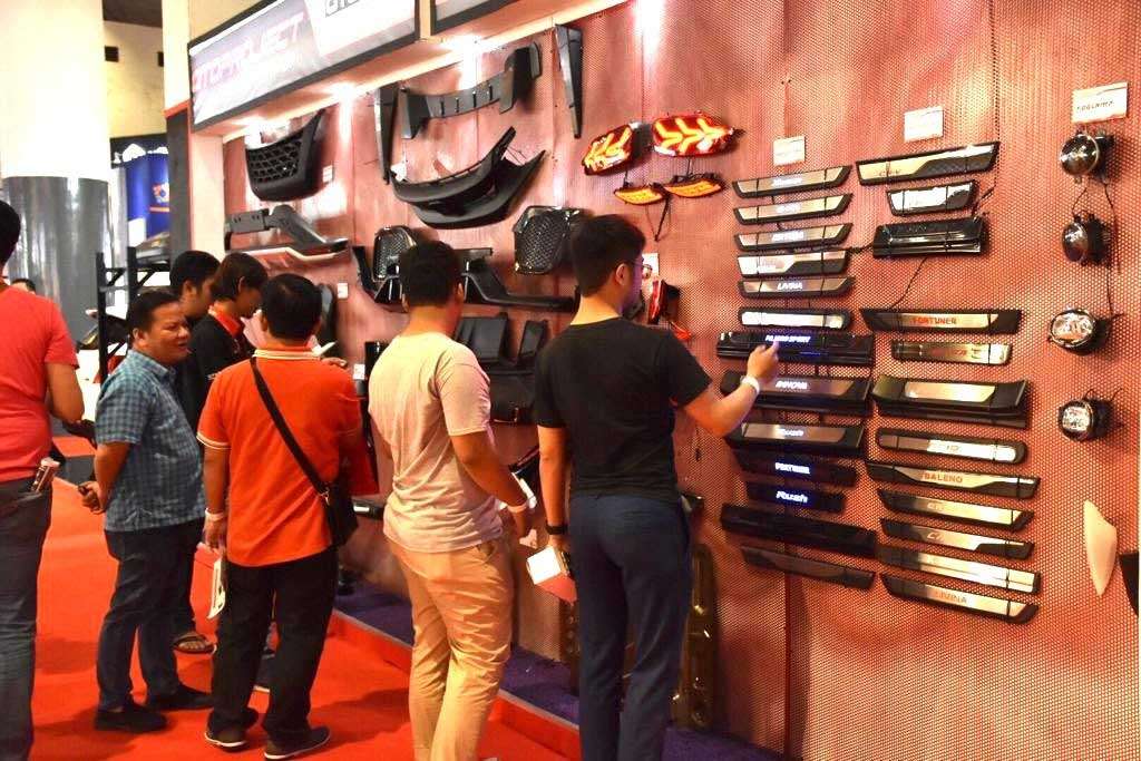 Aneka Aksesoris Lengkap di PAHAMI Village Telkomsel IIMS 2019 Aneka Aksesoris Lengkap di PAHAMI Village Telkomsel IIMS 2019