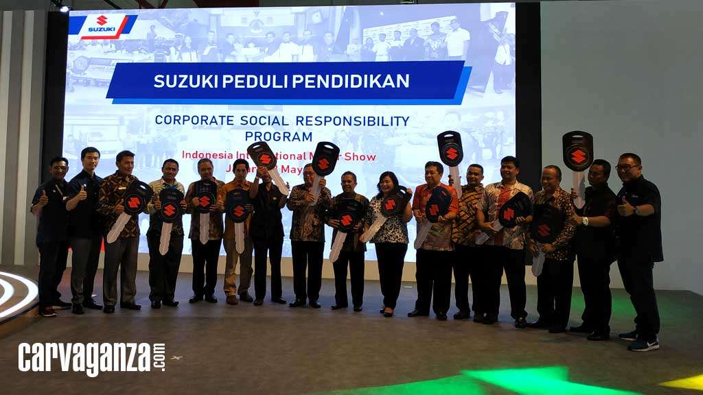 Suzuki Peduli Pendidikan Serahkan 13 Unit Mobil untuk SMK dan Universitas Suzuki Peduli Pendidikan Serahkan 13 Unit Mobil untuk SMK dan Universitas