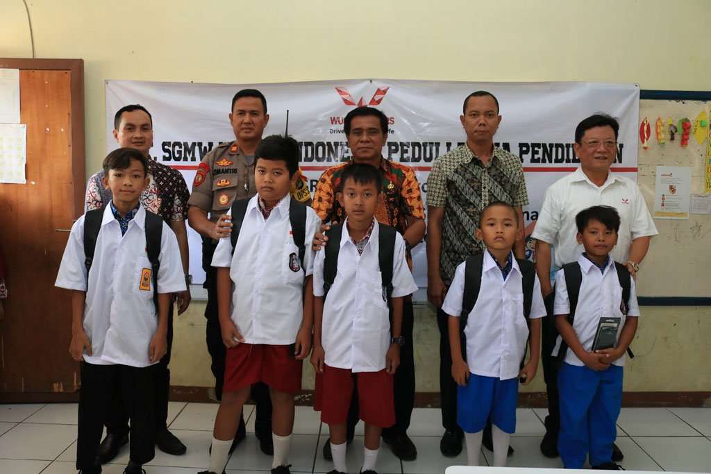 Berbagi di Bulan Ramadhan, Wuling Gelar 2 CSR Berbagi di Bulan Ramadhan, Wuling Gelar 2 CSR