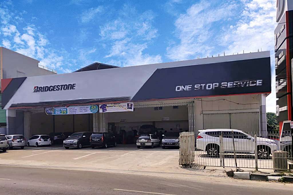 Bridgestone Resmikan Outlet One Stop Service Terbaru di Cibubur Bridgestone Resmikan Outlet One Stop Service Terbaru di Cibubur
