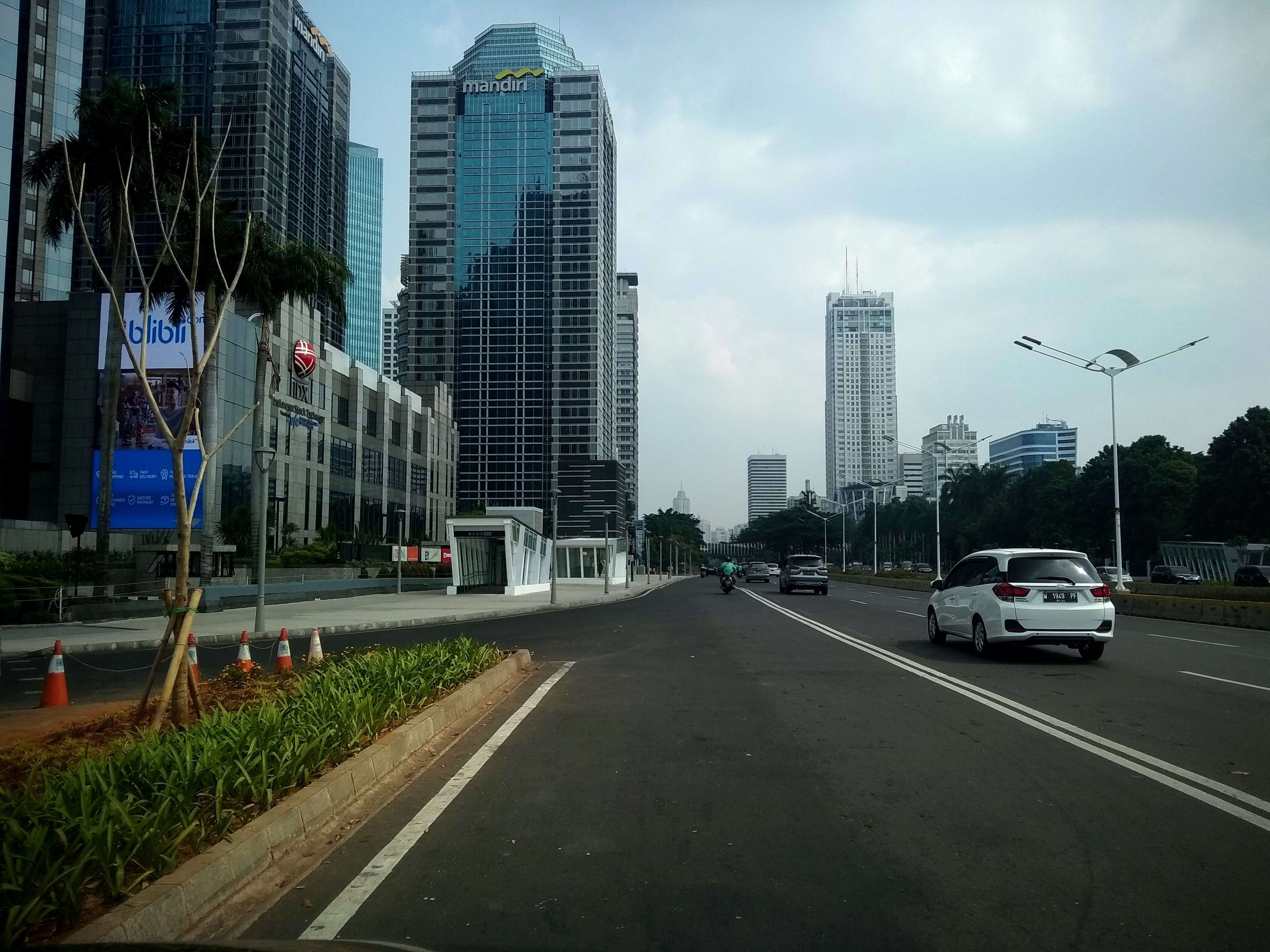 Penampakan Jalan Protokol Jakarta Sehari Jelang Lebaran Penampakan Jalan Protokol Jakarta Sehari Jelang Lebaran