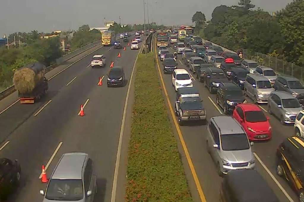 Hari Pertama Lebaran 2019, Lebih Dari 200 Ribu Kendaraan Tinggalkan Jakarta Hari Pertama Lebaran 2019, Lebih Dari 200 Ribu Kendaraan Tinggalkan Jakarta