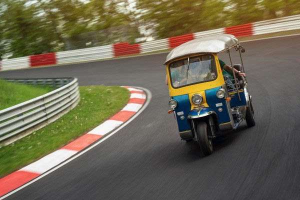 Geber Bajaj di Nurburgring, Secepat Apa Rekor Lapnya? Geber Bajaj di Nurburgring, Secepat Apa Rekor Lapnya?