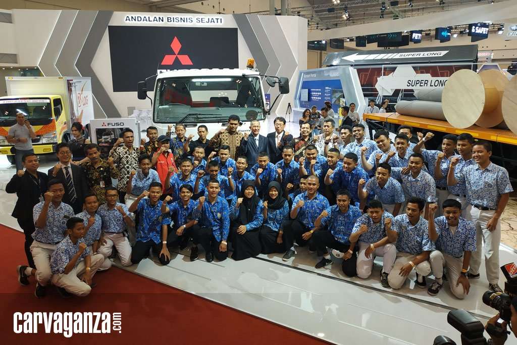 Peduli Pendidikan, KTB Donasikan Mitsubishi Colt Diesel untuk 3 SMK Peduli Pendidikan, KTB Donasikan Mitsubishi Colt Diesel untuk 3 SMK