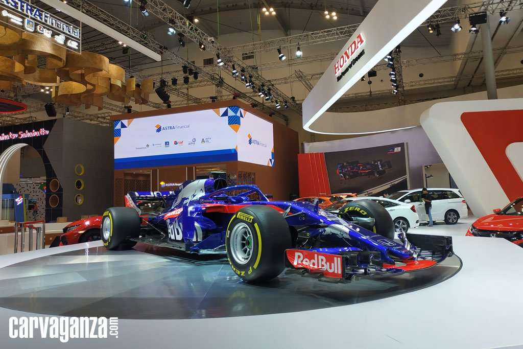 F1 Toro Roso Honda STR14 Mejeng di Booth Honda GIIAS 2019 F1 Toro Roso Honda STR14 Mejeng di Booth Honda GIIAS 2019