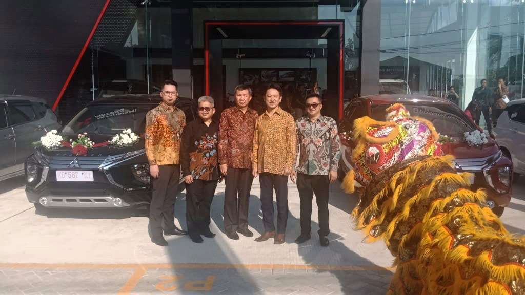 Mitsubishi Motors Resmikan Dealer ke-137 di Singkawang Mitsubishi Motors Resmikan Dealer ke-137 di Singkawang