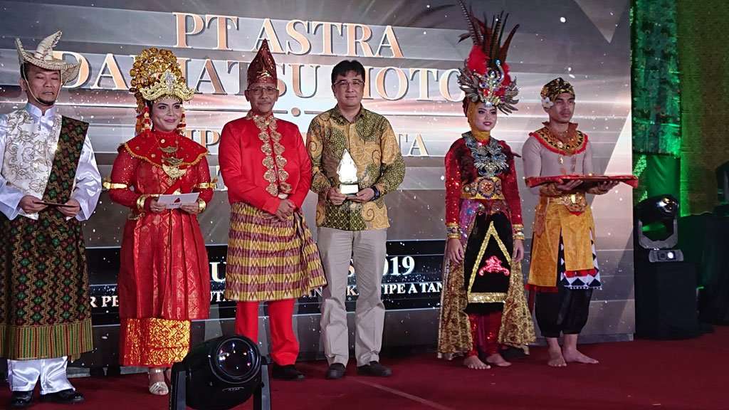 Daihatsu Raih Importir MITA Terbaik di KPU Awards 2019 Daihatsu Raih Importir MITA Terbaik di KPU Awards 2019