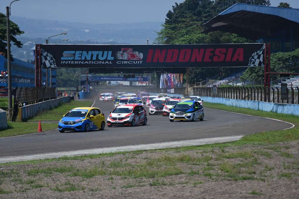 Zharfan Ramhadi Bidik Kemenangan Ketiga di Honda Jazz Speed Challenge Zharfan Ramhadi Bidik Kemenangan Ketiga di Honda Jazz Speed Challenge