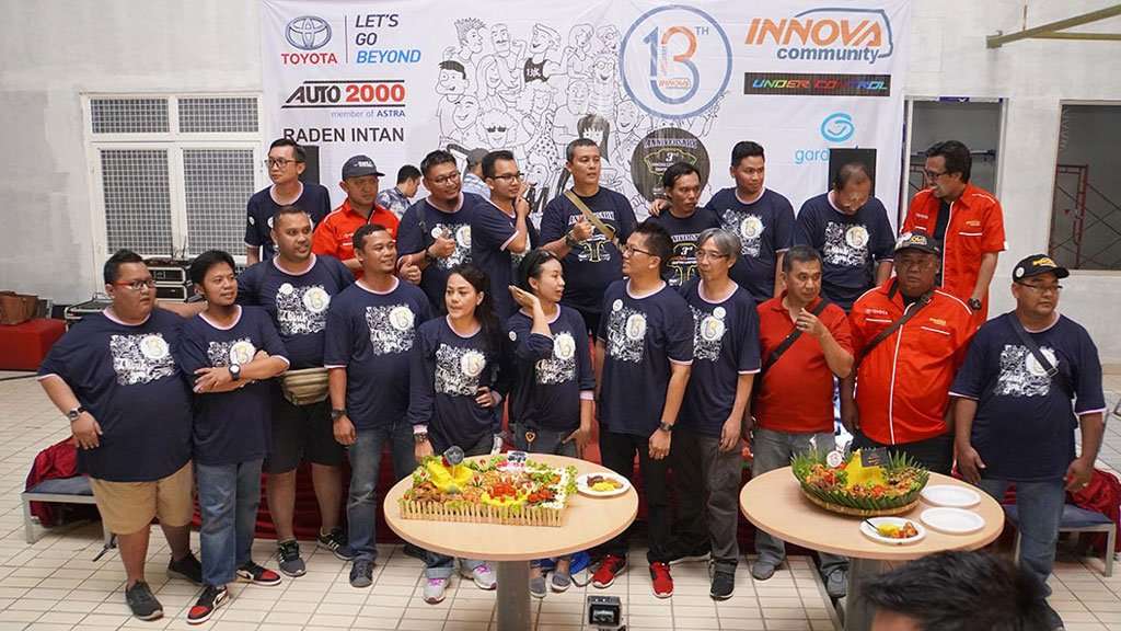 Rayakan HUT ke-13, Innova Community Tanam 1300 Bibit Bakau Rayakan HUT ke-13, Innova Community Tanam 1300 Bibit Bakau