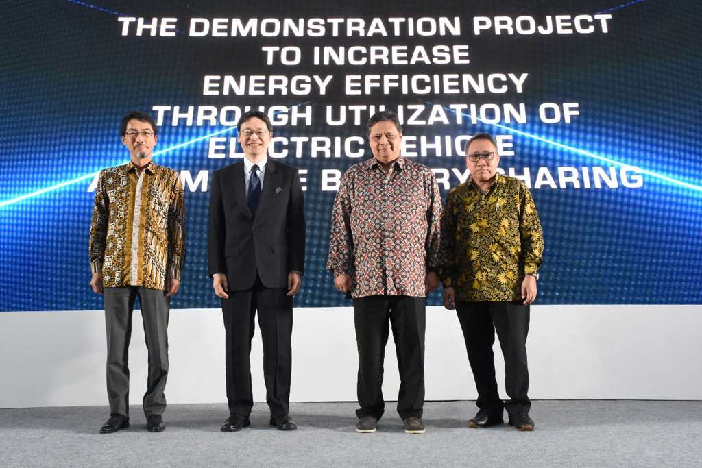 Kemenperin Uji Coba 300 Motor Listrik, Gandeng Gojek dan Grab Kemenperin Uji Coba 300 Motor Listrik, Gandeng Gojek dan Grab