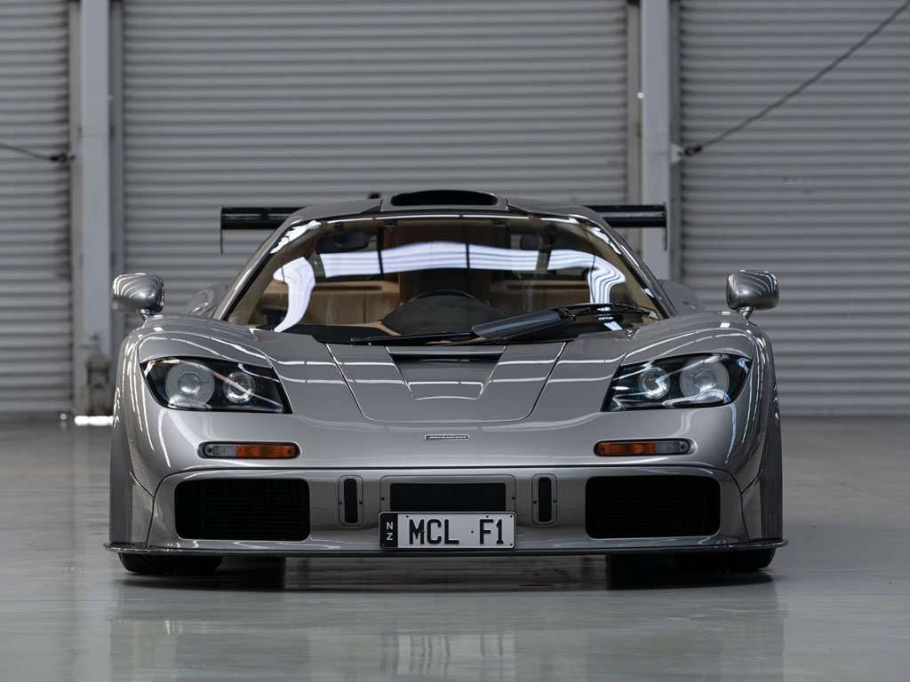 McLaren dengan Ruang Mesin Berlapis Emas Ini Dilelang Rp 328,3 Miliar McLaren dengan Ruang Mesin Berlapis Emas Ini Dilelang Rp 328,3 Miliar