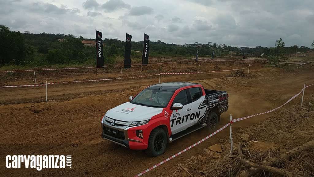 Mitsubishi New Triton Unjuk Kemampuan di Balikpapan Mitsubishi New Triton Unjuk Kemampuan di Balikpapan