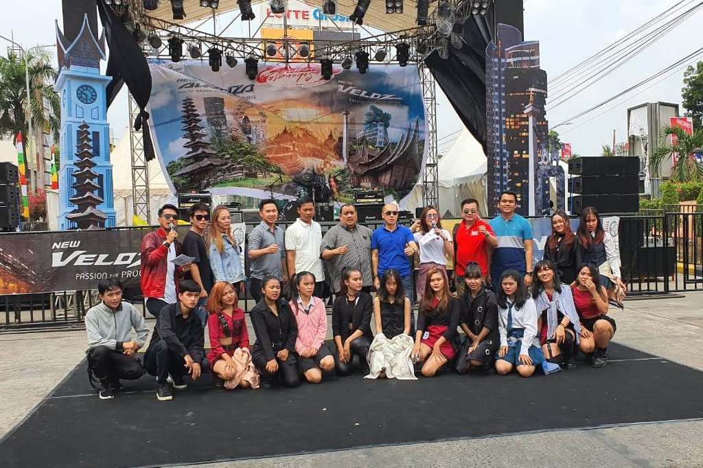 Festival Avanza-Veloz Meriahkan Akhir Pekan Warga Palembang Festival Avanza-Veloz Meriahkan Akhir Pekan Warga Palembang