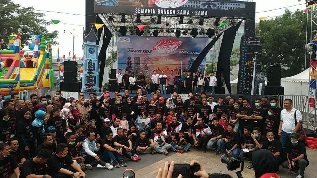 Toyota Bagi-Bagi Masker di Festival Avanza-Veloz Sebangsa Pekanbaru Toyota Bagi-Bagi Masker di Festival Avanza-Veloz Sebangsa Pekanbaru