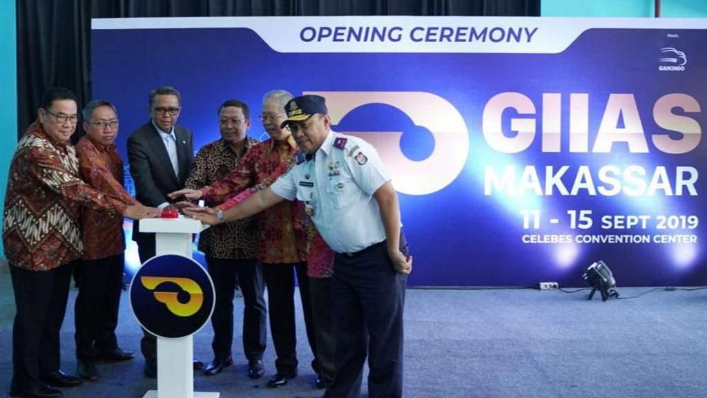GIIAS Makassar 2019 Dibuka Hari ini, Tunjukkan Teknologi Otomotif Terbaru GIIAS Makassar 2019 Dibuka Hari ini, Tunjukkan Teknologi Otomotif Terbaru