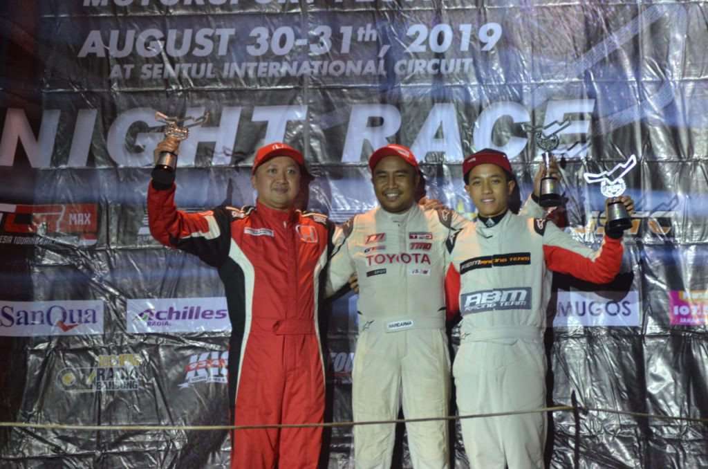Alvin Bahar Kembali Naik Podium di ISSOM Night Race Alvin Bahar Kembali Naik Podium di ISSOM Night Race