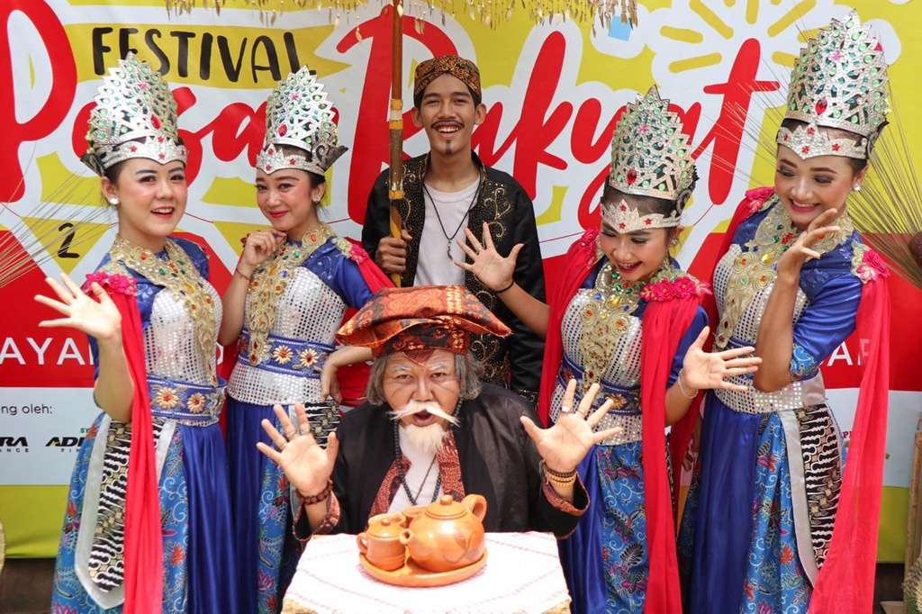 Cara Unik Adira Finance Ajak Anak Muda ke Pasar Rakyat Cara Unik Adira Finance Ajak Anak Muda ke Pasar Rakyat