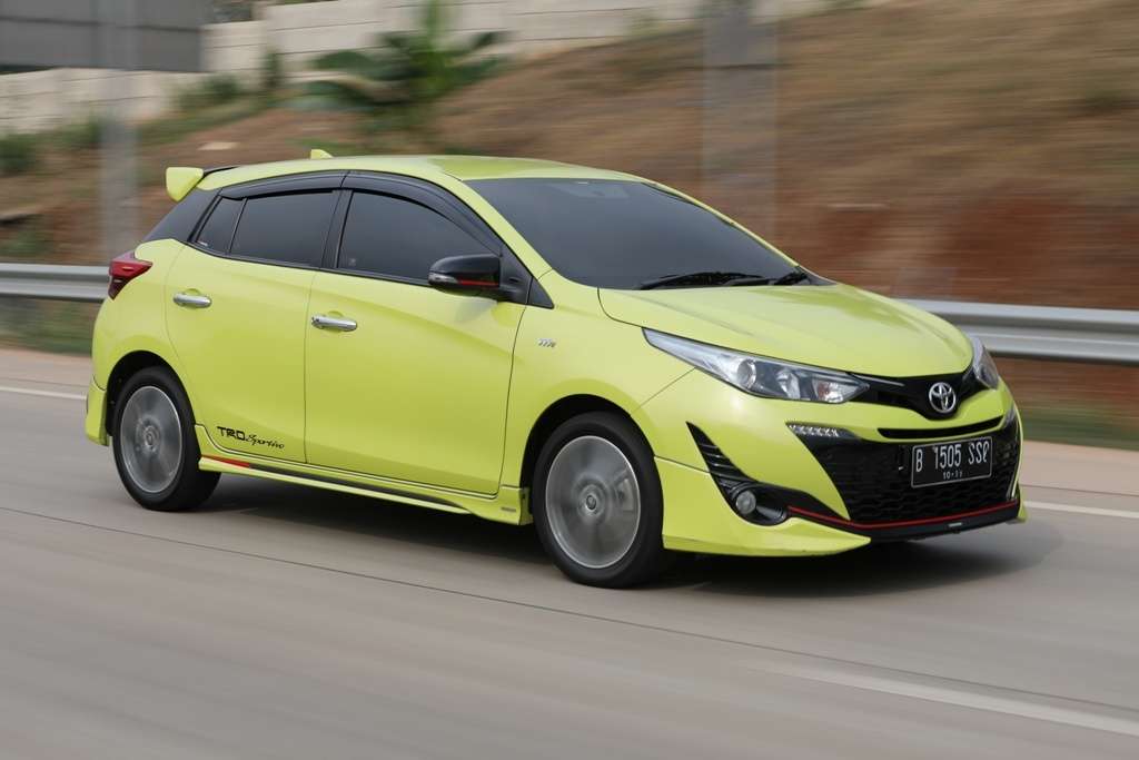 Driving Toyota New Yaris, Jalan-Jalan Ke Museum Sumpah Pemuda Driving Toyota New Yaris, Jalan-Jalan Ke Museum Sumpah Pemuda