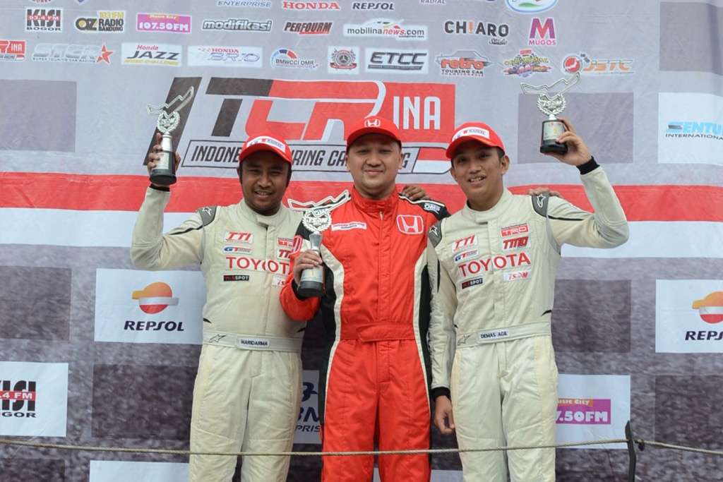 Alvin Bahar Rebut Podium Juara ITCR MAX 2019 Seri Kelima Alvin Bahar Rebut Podium Juara ITCR MAX 2019 Seri Kelima