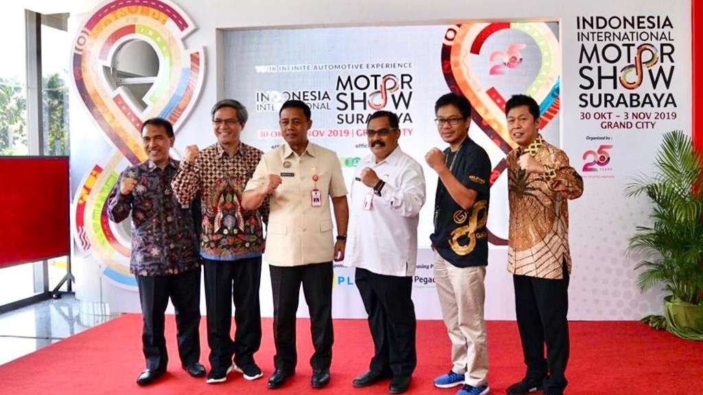 Resmi Dibuka, IIMS Surabaya 2019 Diikuti 15 Brand Resmi Dibuka, IIMS Surabaya 2019 Diikuti 15 Brand