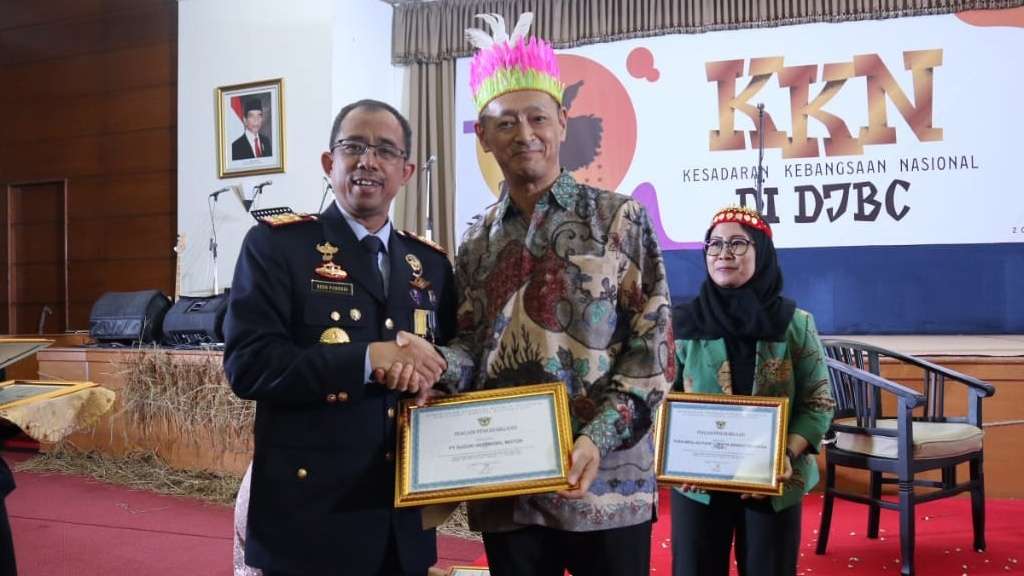 Suzuki Raih Penghargaan dari Direktorat Jenderal Bea dan Cukai Suzuki Raih Penghargaan dari Direktorat Jenderal Bea dan Cukai