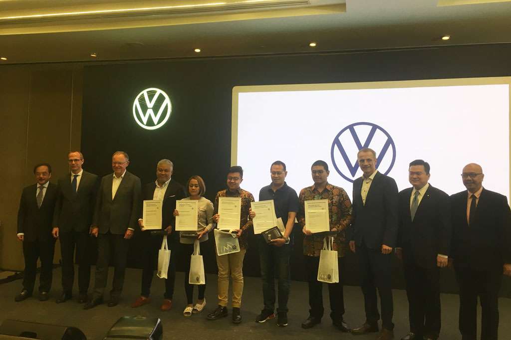 Volkswagen Serahkan 5 Tiguan Allspace Pertama ke Konsumen Volkswagen Serahkan 5 Tiguan Allspace Pertama ke Konsumen