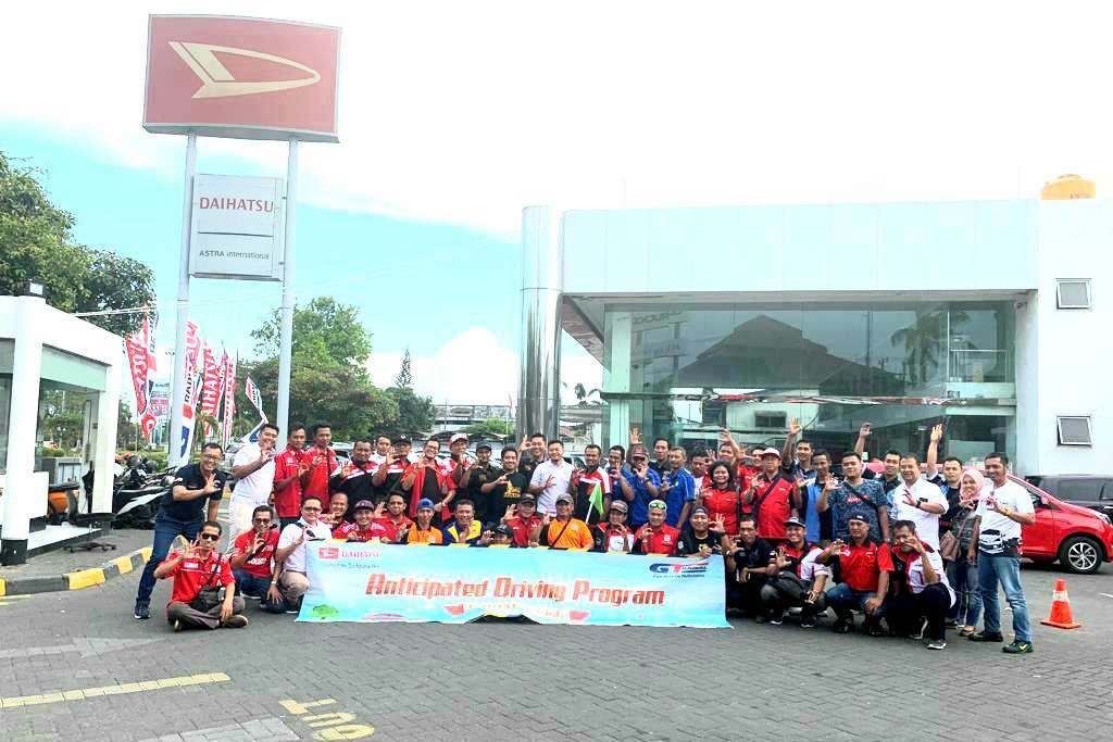Daihatsu Ajak Komunitas di Surabaya Edukasi Keselamatan Berkendara Daihatsu Ajak Komunitas di Surabaya Edukasi Keselamatan Berkendara
