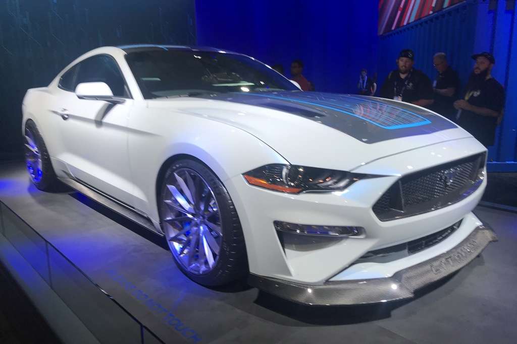 Ford Mustang Lithium EV, Mobil Listrik Bertenaga 900 HP! Ford Mustang Lithium EV, Mobil Listrik Bertenaga 900 HP!