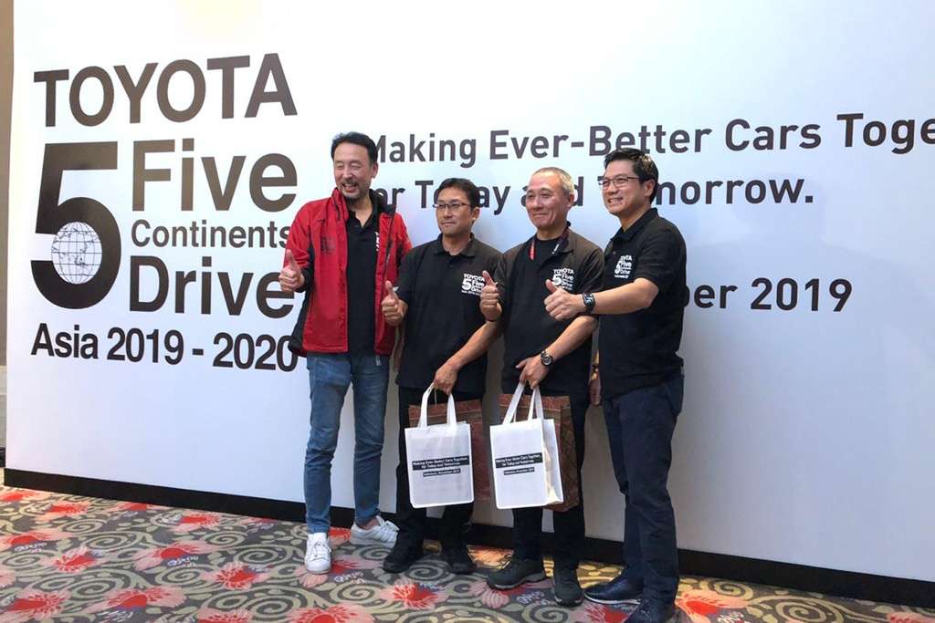 Toyota Tuntasnya Perjalanan 5 Continents Drive Asia di Indonesia Toyota Tuntasnya Perjalanan 5 Continents Drive Asia di Indonesia