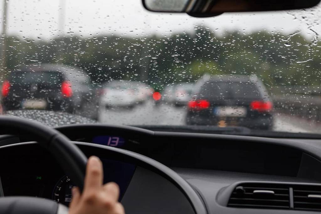 5 Tips Merawat Mobil di Musim Hujan 5 Tips Merawat Mobil di Musim Hujan