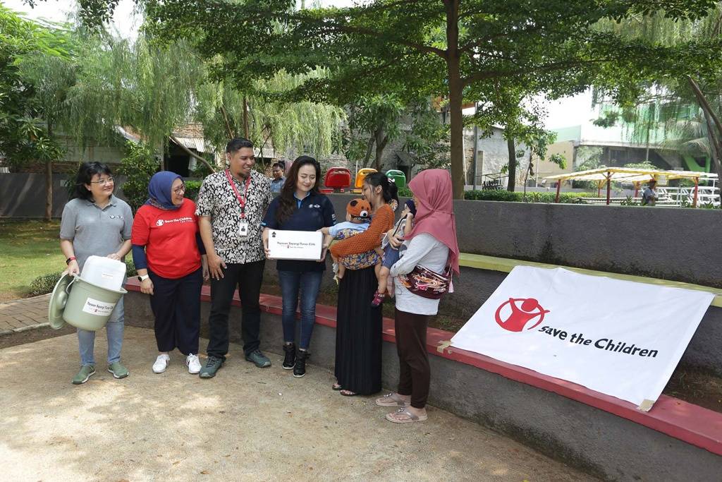 BMW Indonesia Donasikan US$ 25.000 untuk Korban Banjir Jakarta BMW Indonesia Donasikan US$ 25.000 untuk Korban Banjir Jakarta
