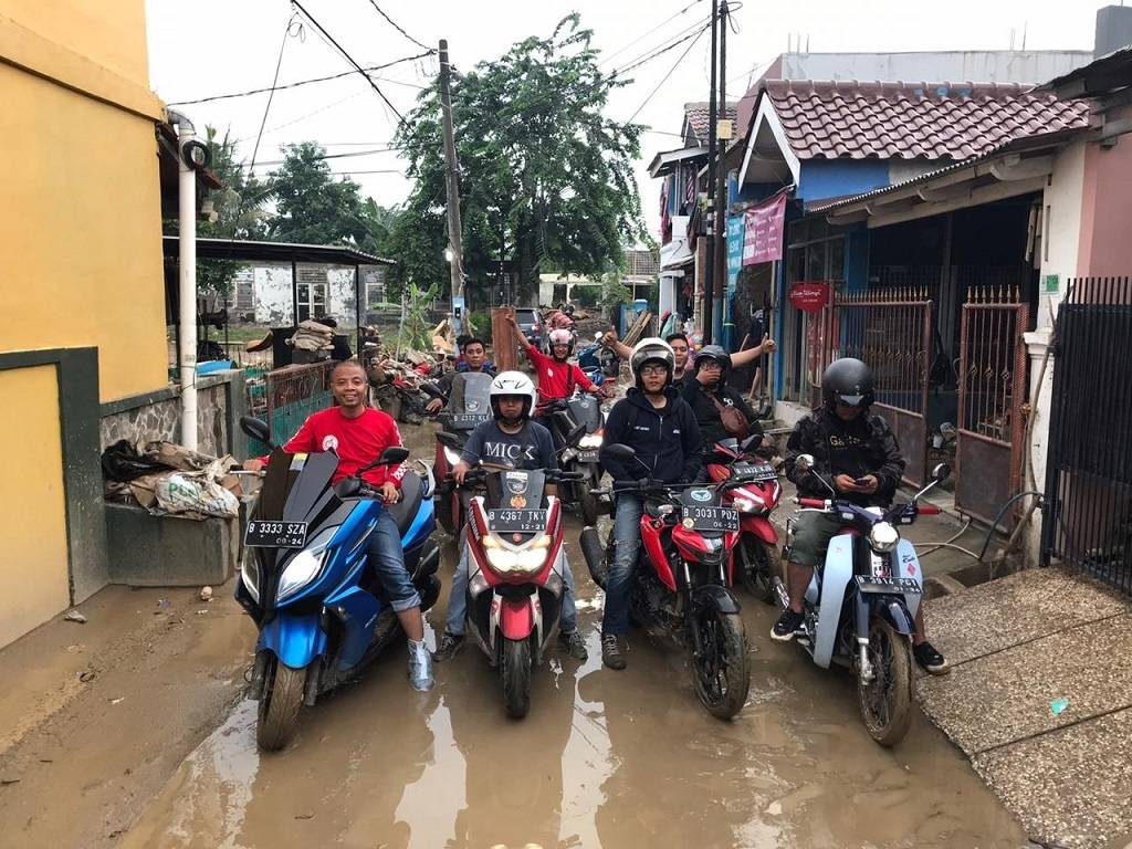 FORWOT Turun Tangan Berikan Donasi Korban Banjir FORWOT Turun Tangan Berikan Donasi Korban Banjir