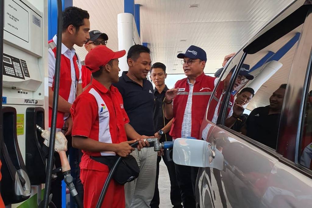 Mulai Hari Ini, Harga BBM Turun Antara Rp 300-1.500 Mulai Hari Ini, Harga BBM Turun Antara Rp 300-1.500