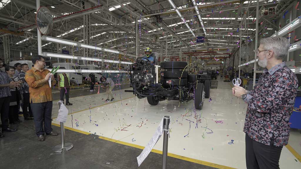 Daimler Resmikan Unit Baru, Khusus Produksi Kendaraan Komersial Daimler Resmikan Unit Baru, Khusus Produksi Kendaraan Komersial