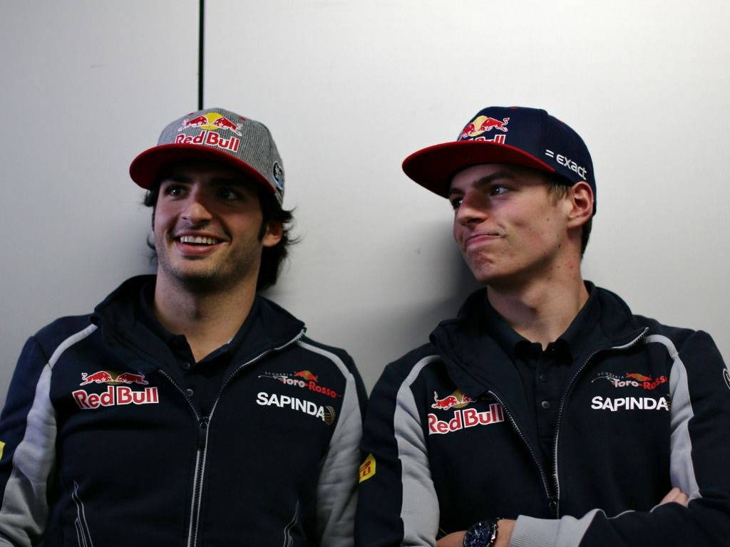 Verstappen Dukung Sainz Gantikan Vettel di Ferrari Verstappen Dukung Sainz Gantikan Vettel di Ferrari